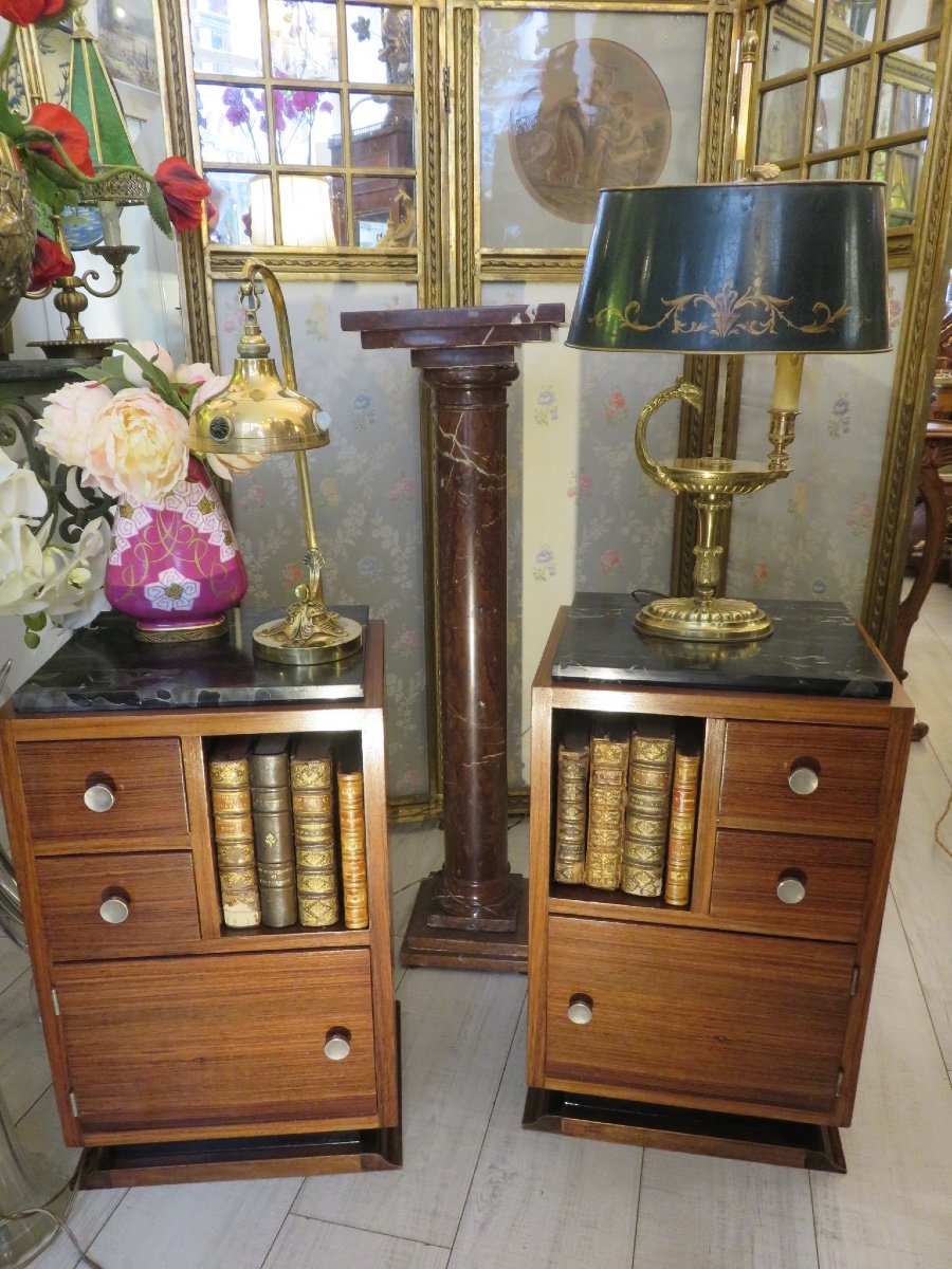 Paire de chevets en palissandre et acajou  , marbre Portor  ,  d'époque Art Déco 