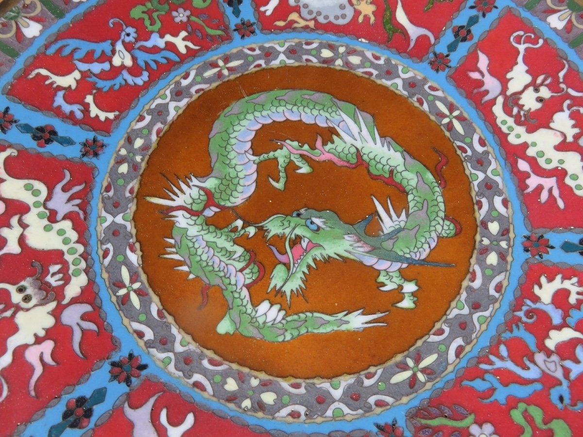 Plat circulaire en émaux cloisonnés à décor de dragons  période Meiji ( 1868- 1912)-photo-1