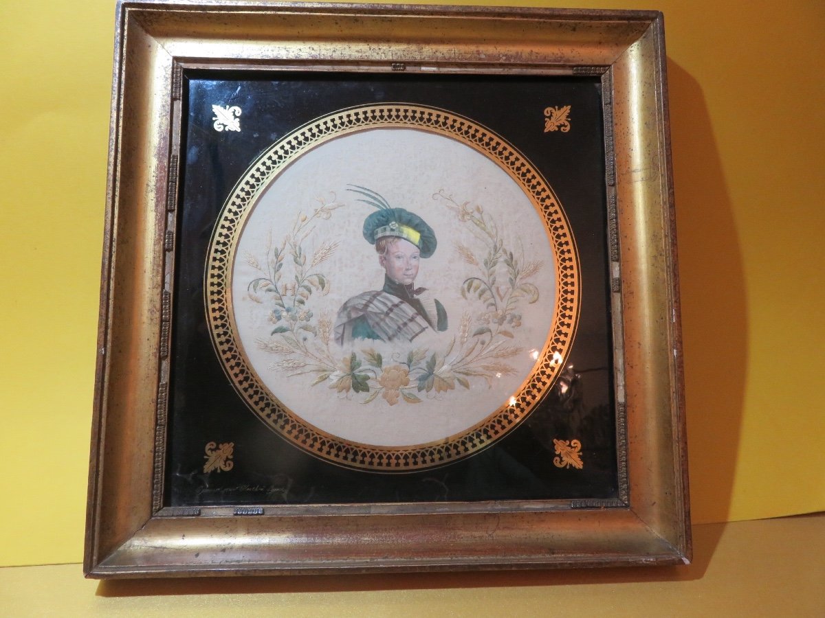 Portrait d'Henri V (1820-1883 )  encadrement , peinture  et broderie sur soie  , maison  HOETH