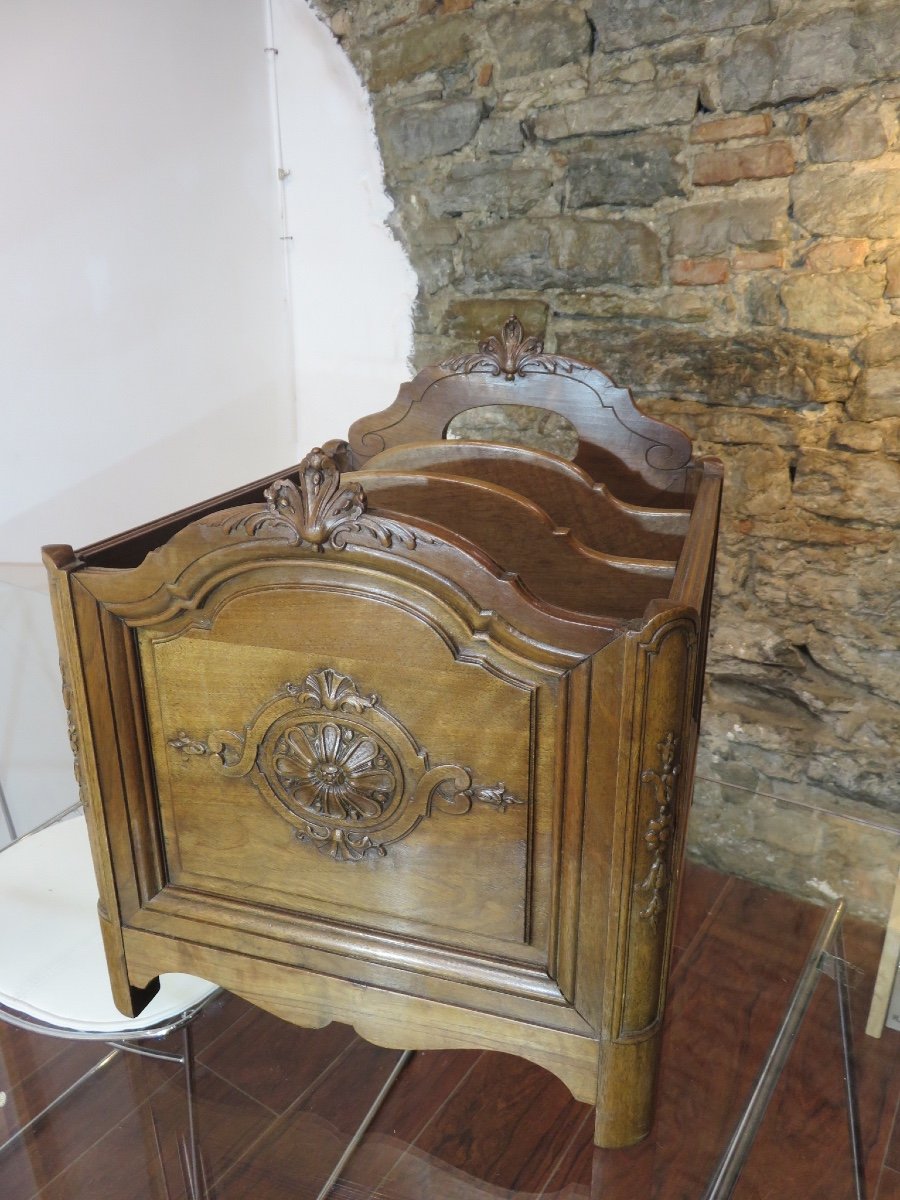 Magazine Rack Or Book Rack, In Solid Walnut, Carved, 19th Century