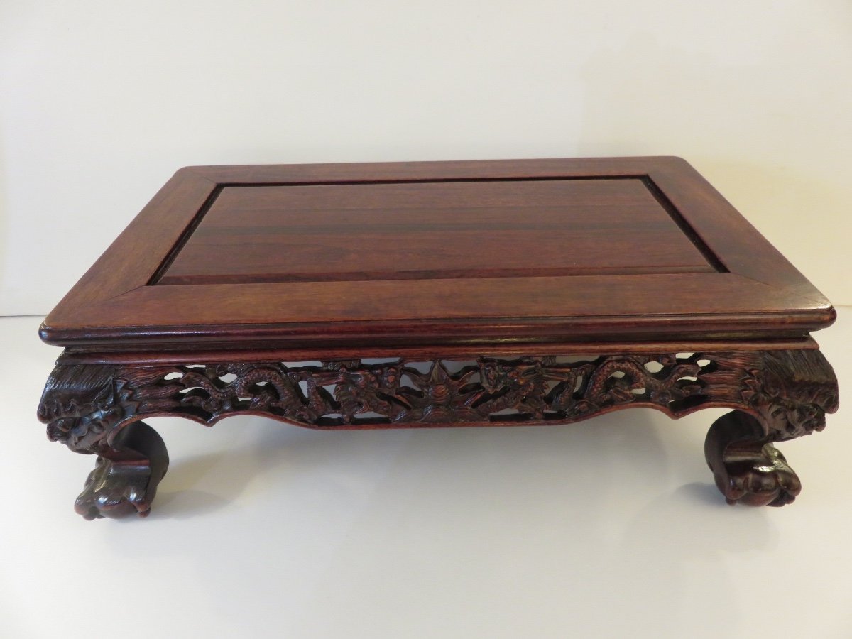 Small Chinese Scholar's Table With Crosspieces Carved With Dragons  