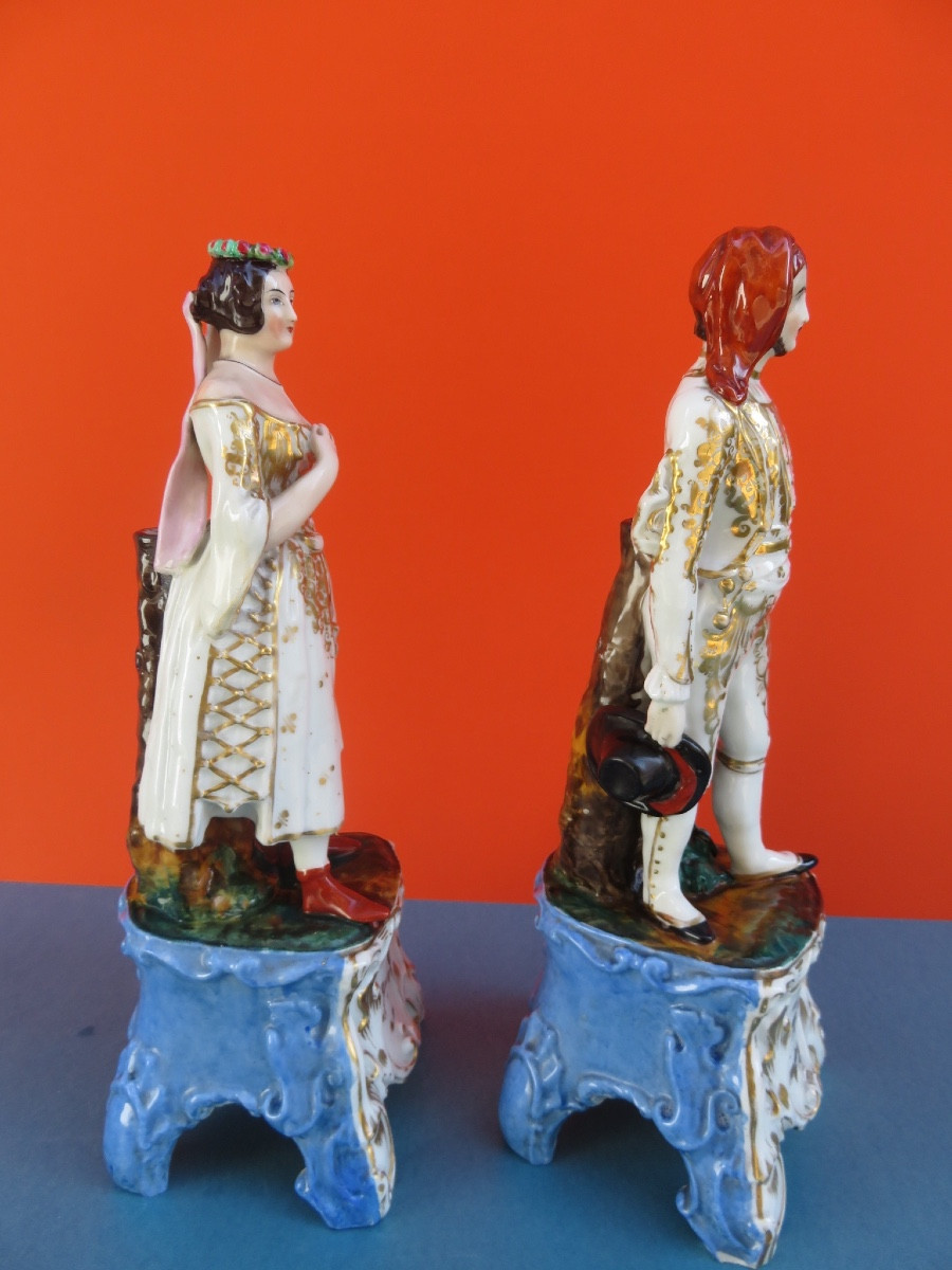 Paire de personnages en porcelaine Vieux Paris , pique fleurs , époque XIX ème -photo-2