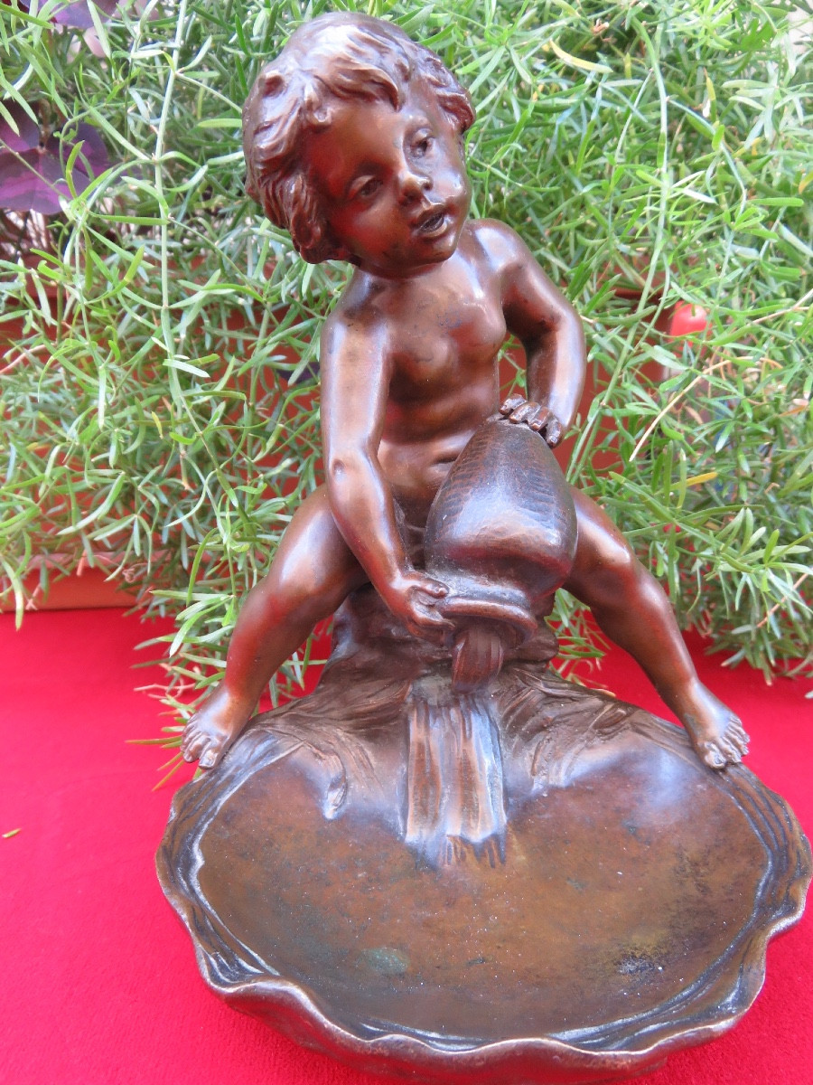 Louis &François Moreau ( XIX - XX )bronze : coupe polylobée d'un enfant sur une coquille 
