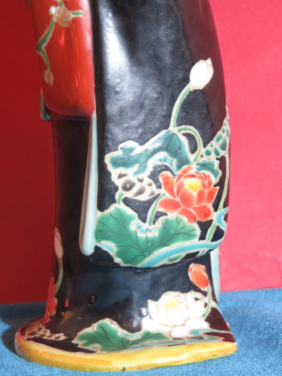 statuette japonaise  en porcelaine émaillée ,dans le style Kutani , XX ème -photo-3