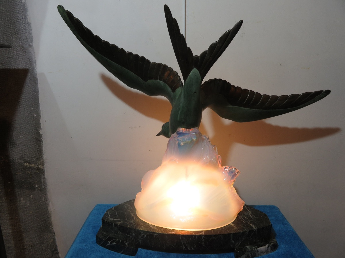 Lampe veilleuse ( H47 cm) mouette en régule ,sur une vague en verre opalescent d'après F Diller-photo-3