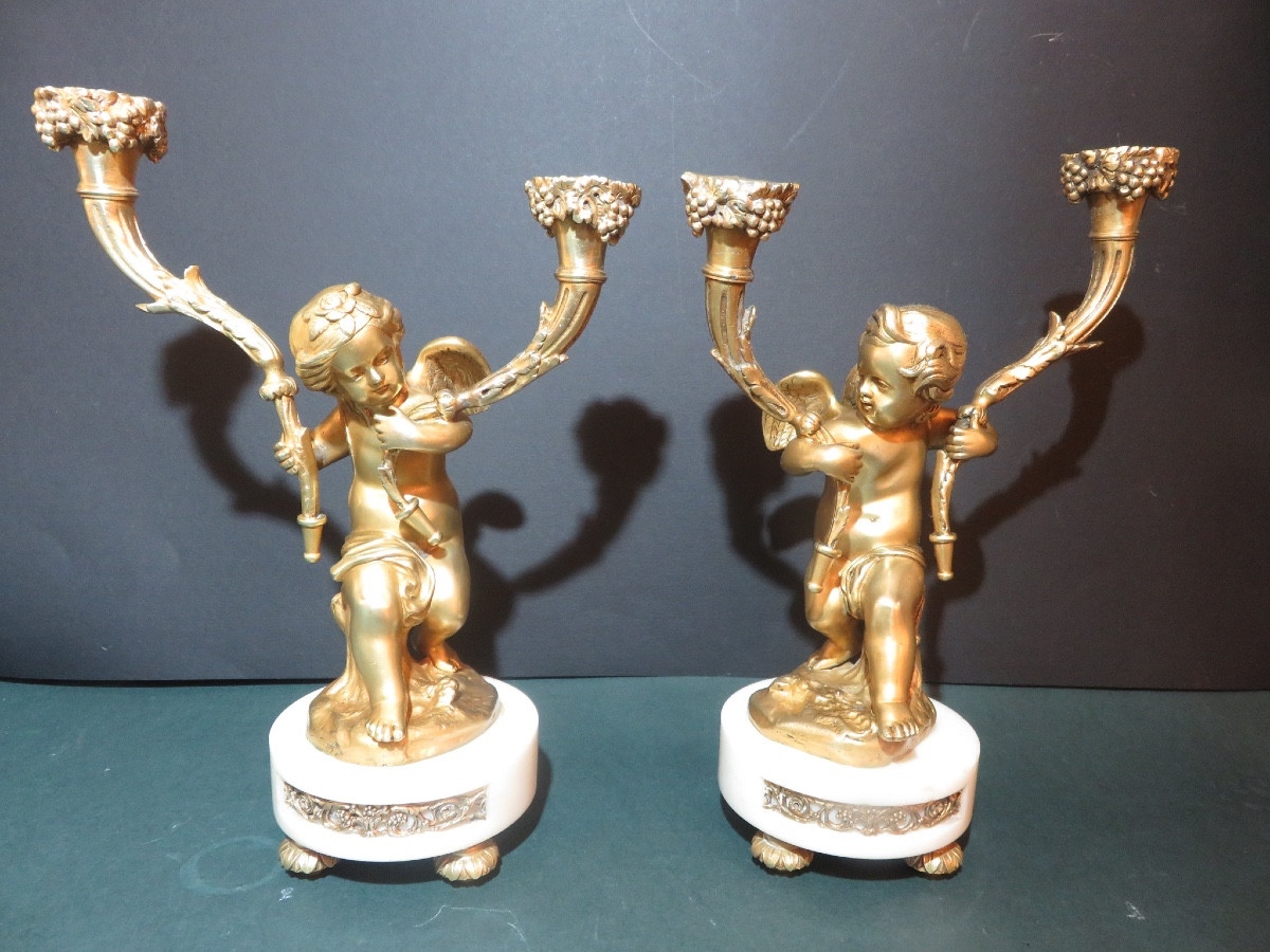 Paire de candélabres aux putti  à deux feux , en bronze doré et marbre blanc XIX ème-photo-8