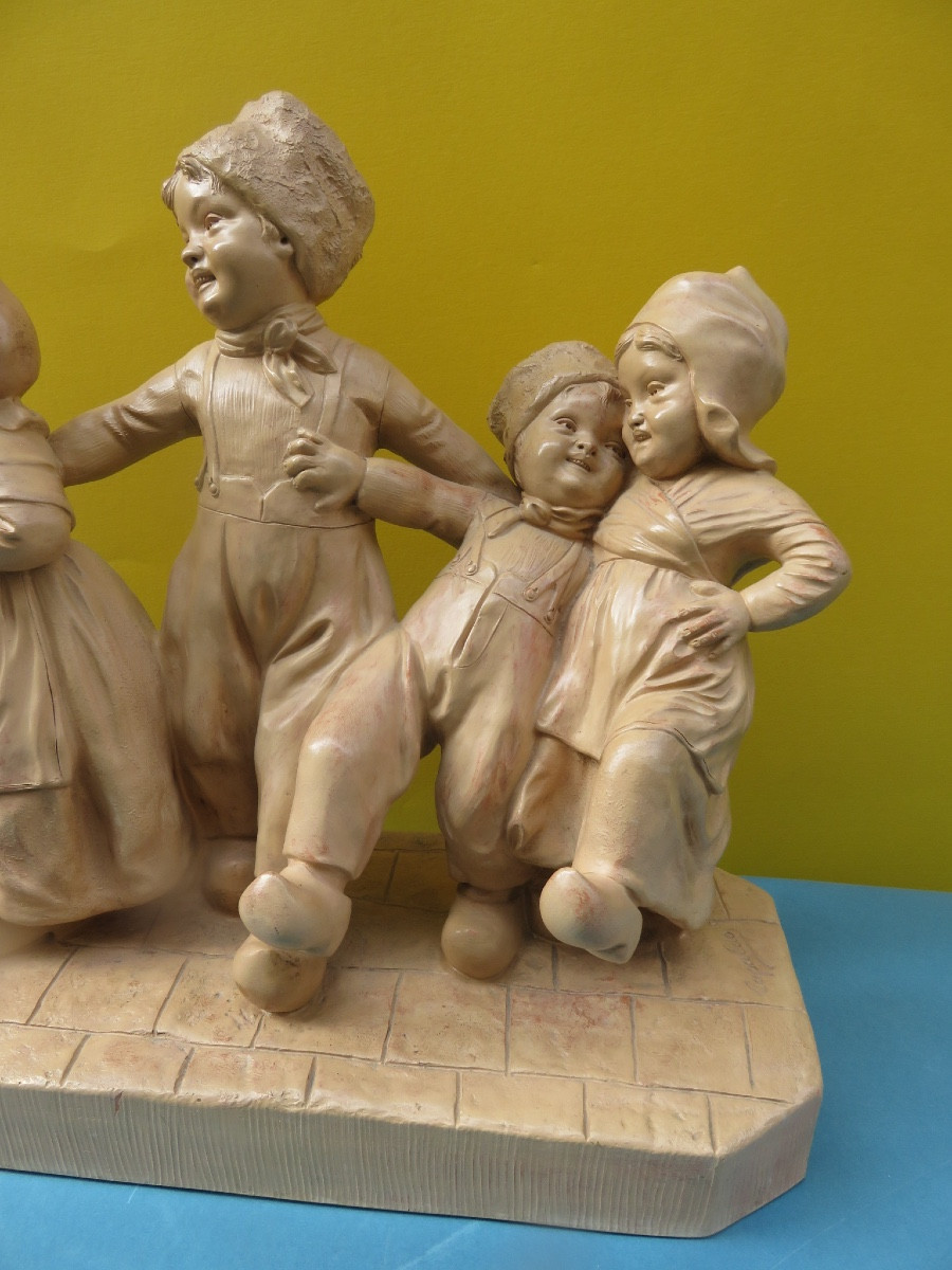 Terre cuite , "Jour de fête "  ronde d'enfants signée  de Rubens Capaldo ( 1908- 1997 ) -photo-4