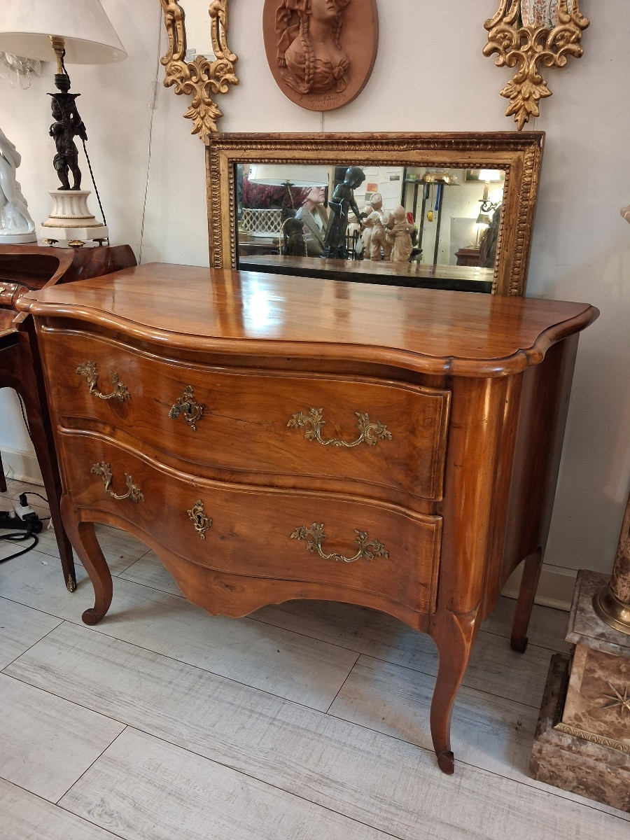 Commode galbée  , à deux tiroirs , en noyer massif dans le goût de Jean François  Hache  XXème -photo-7
