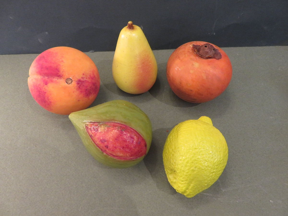 18 fruits en marbre polychrome , peint au naturel , époque XIX ème -photo-3