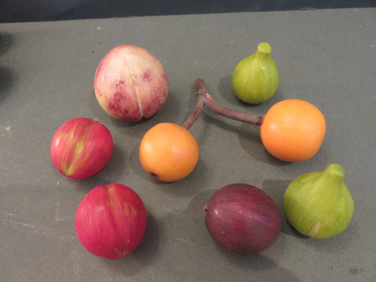 18 fruits en marbre polychrome , peint au naturel , époque XIX ème -photo-1