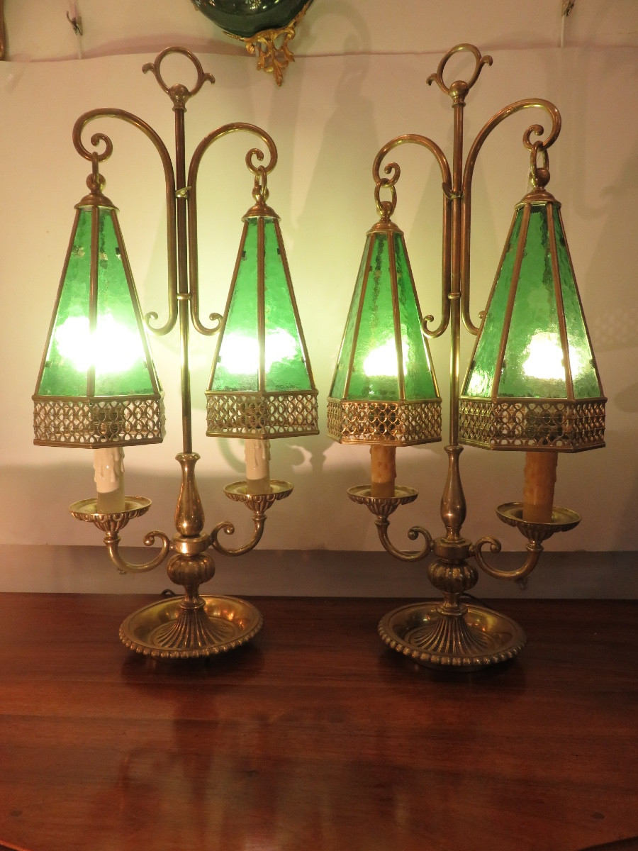 Paire de lampes en laiton et verres bullés et martelés  , à double feux ,  en forme de pagode -photo-2