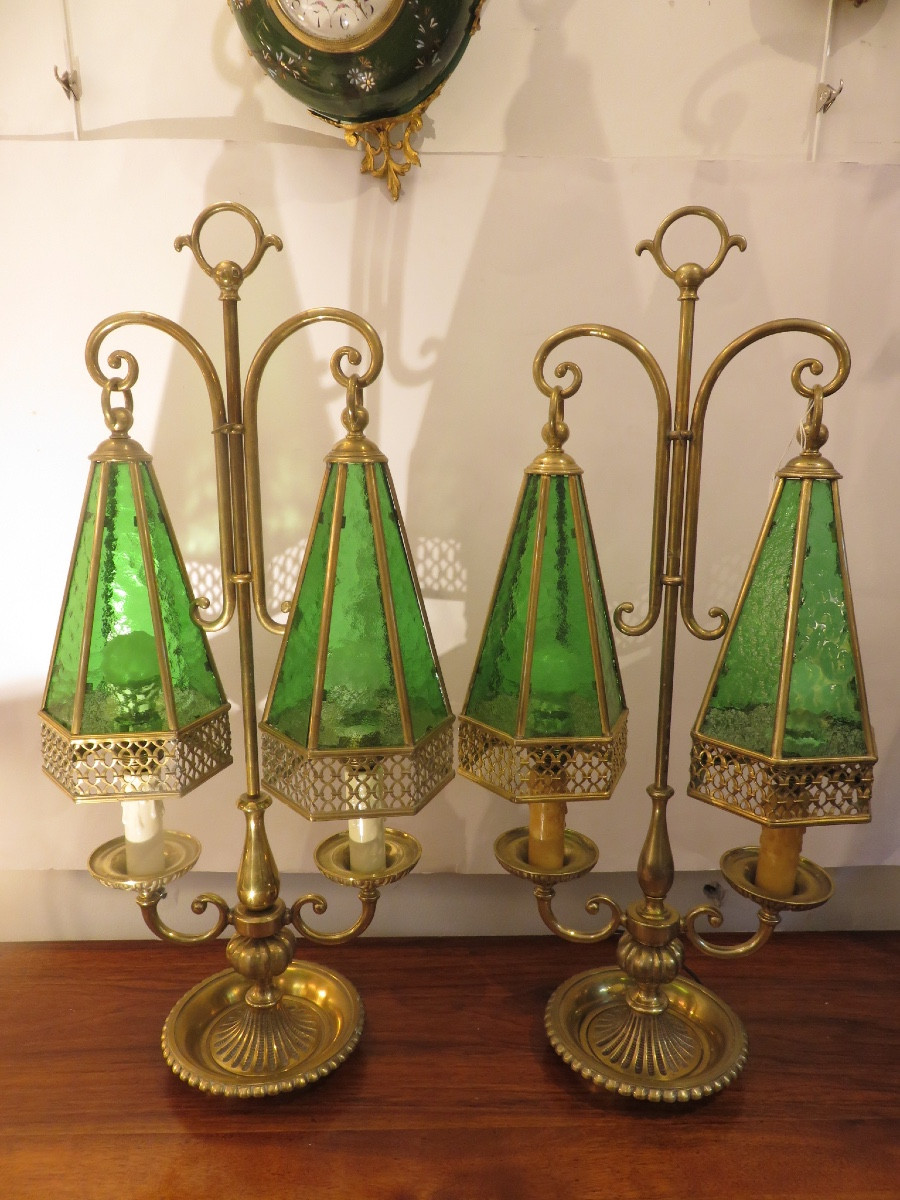 Paire de lampes en laiton et verres bullés et martelés  , à double feux ,  en forme de pagode -photo-1