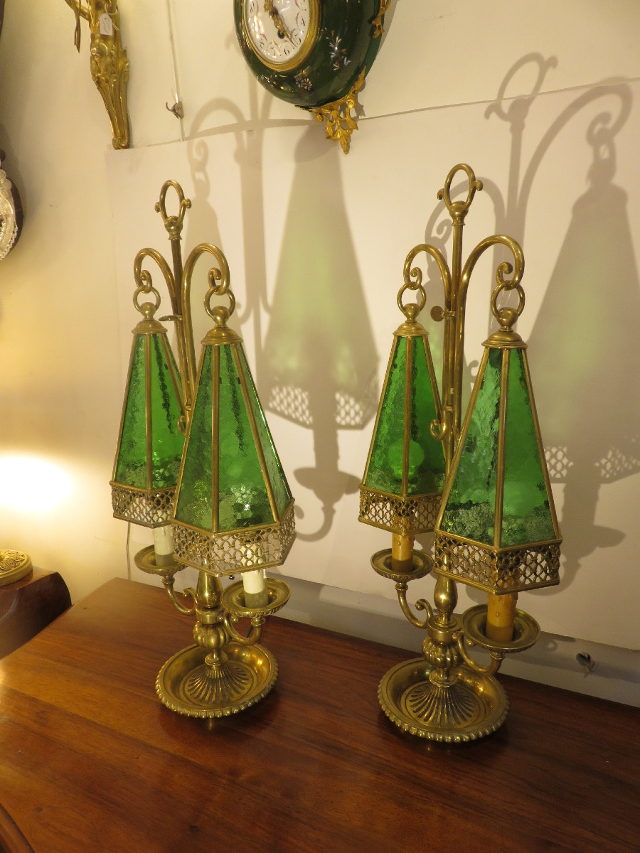 Paire de lampes en laiton et verres bullés et martelés  , à double feux ,  en forme de pagode -photo-3