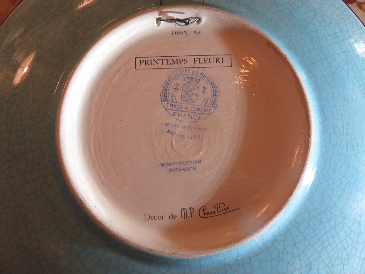 Plat en émaux de Longwy  ( diamètre 37 cm)  " Le Printemps fleuri " décor de MP Chevallier -photo-4