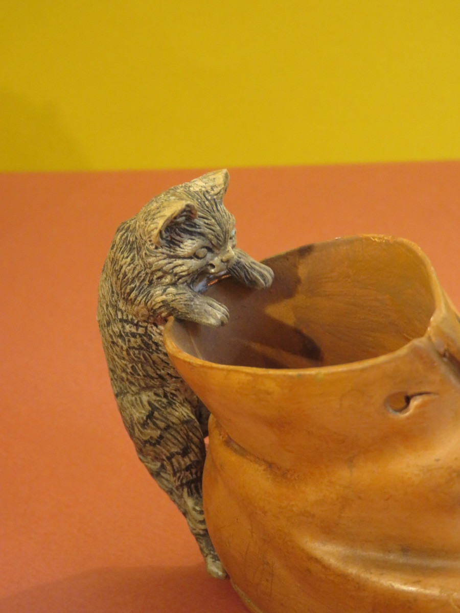 Two Terracotta Shoes, One With Cats And The Other With Mice, Early 20th Century-photo-1