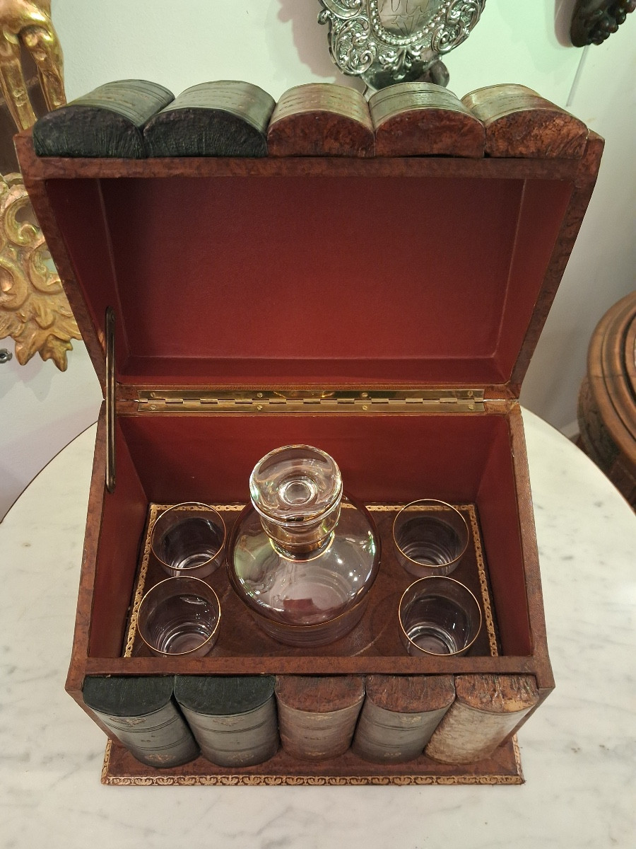 Important, Liquor Cabinet, Trompe l'Oeil Box Of Antique Books (height 21 Cm)-photo-2