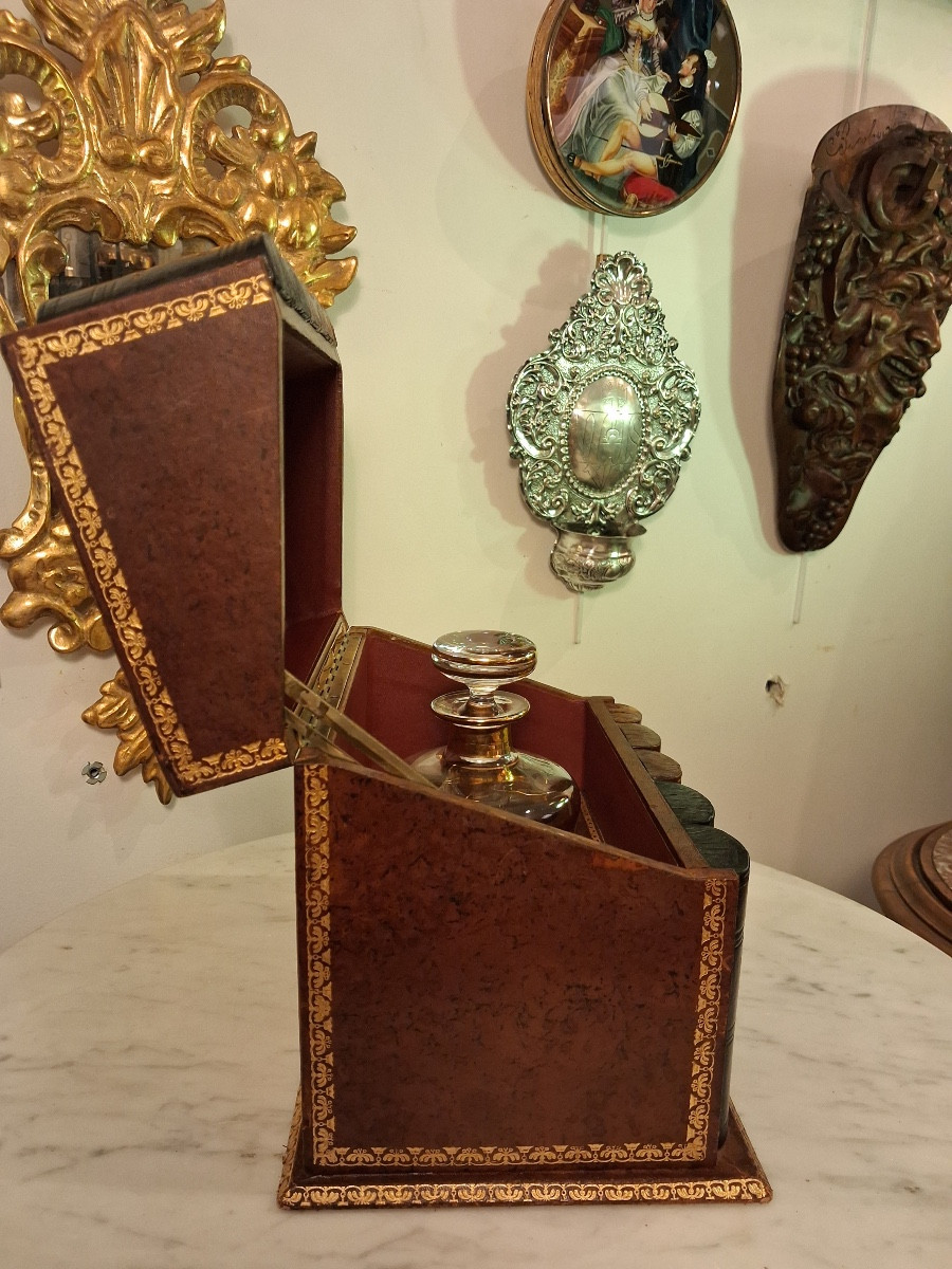 Important, Liquor Cabinet, Trompe l'Oeil Box Of Antique Books (height 21 Cm)-photo-2
