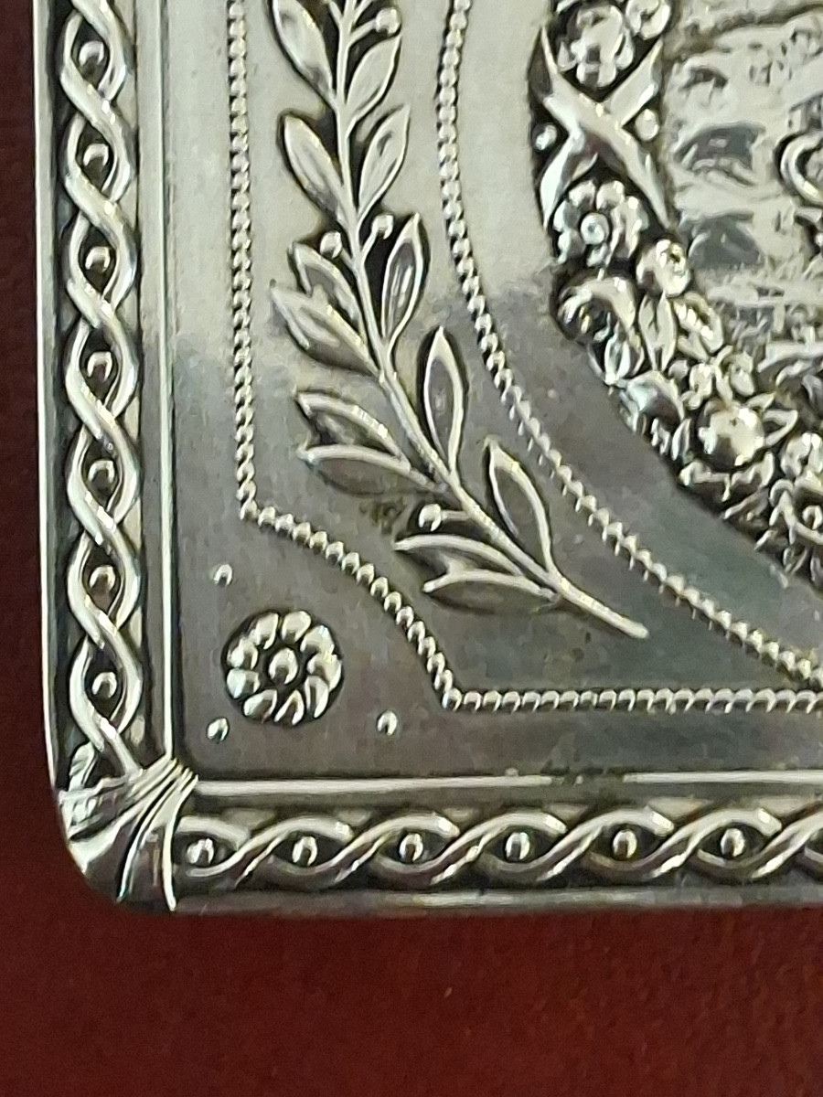 Boite à priser rectangulaire en argent massif , scène de demande en mariage  , XIX ème -photo-1