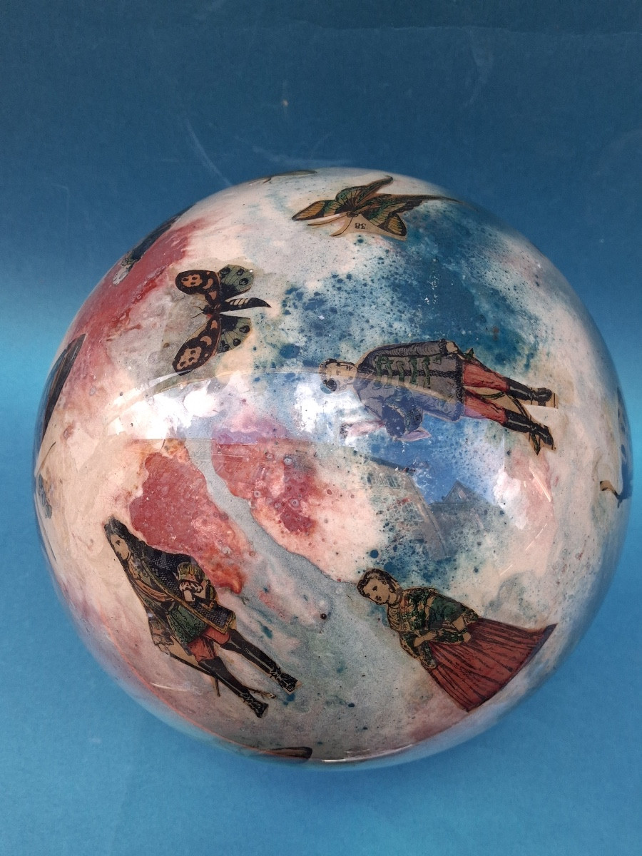 Porte perruque , boule en verre soufflé , potichomanie , ( circonférence 72 cm) milieu XIX ème 