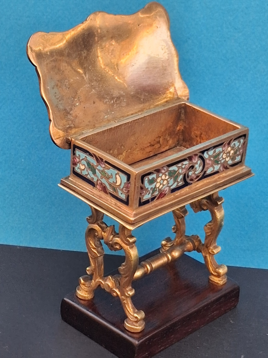 Boite à bijoux en bronze et émaux cloisonnés , XIX ème-photo-4