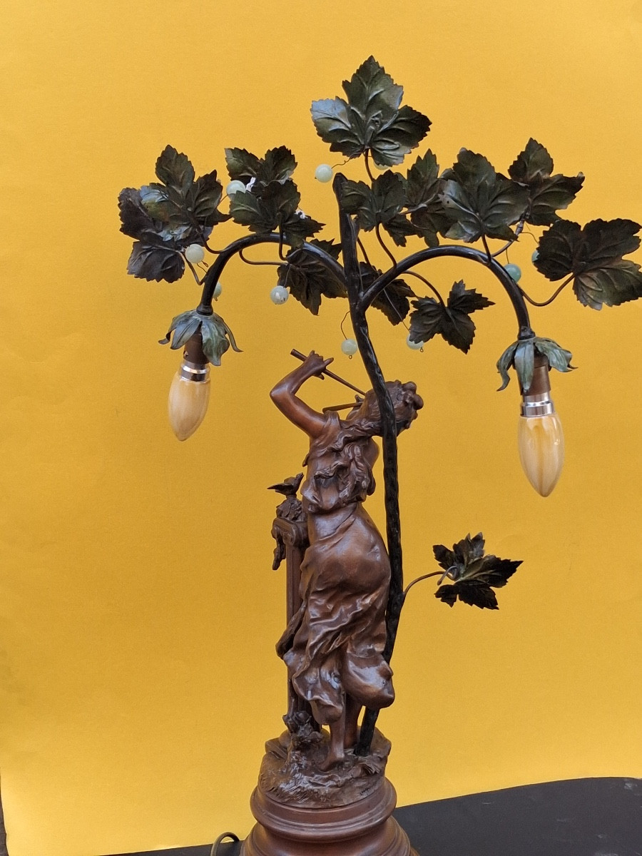 Deux lampes d'époque Art Nouveau en régule signées d'Auguste Moreau ( 1834- 1917 )-photo-2