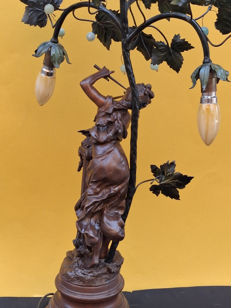 Deux lampes d'époque Art Nouveau en régule signées d'Auguste Moreau ( 1834- 1917 )-photo-5