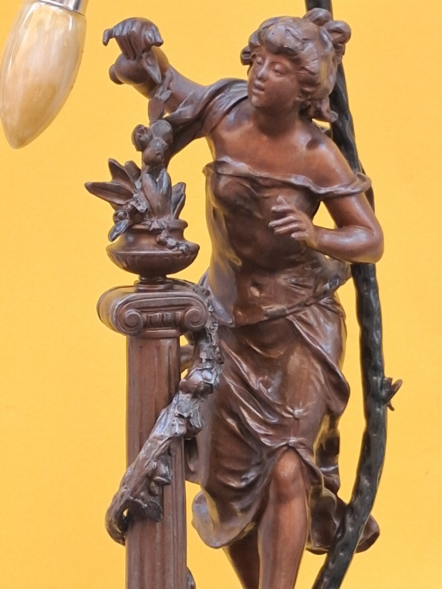 Deux lampes d'époque Art Nouveau en régule signées d'Auguste Moreau ( 1834- 1917 )-photo-6