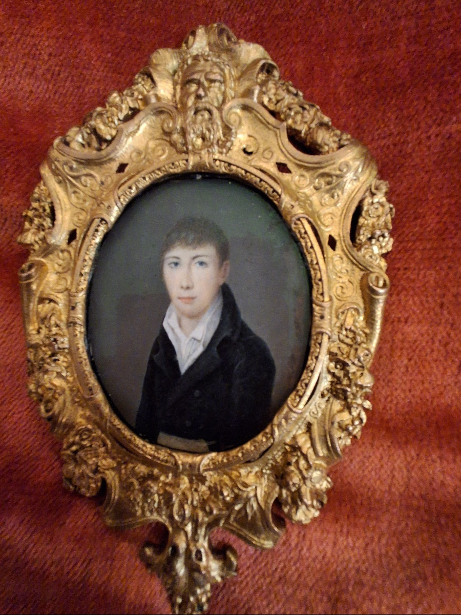 Miniature On Ivory, Portrait Of A Young Man, Gilt Bronze Frame, Early 19th Century