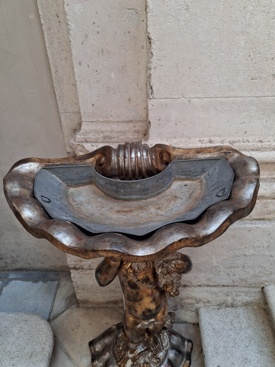 Grande jardinière d'un chérubin en bois sculpté polychrome avec son bac en zinc d'origine -photo-2