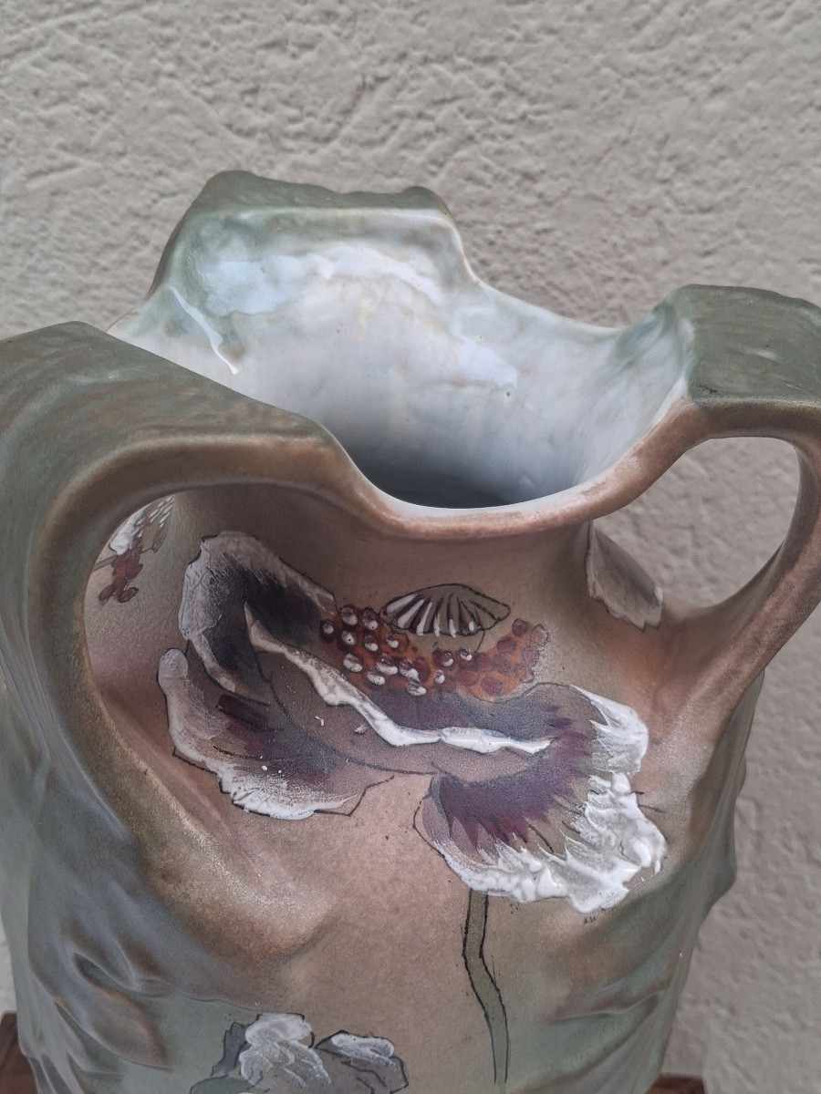 Vase en faïence émaillée à trois anses en forme de feuillage , décor fleurs, époque Art Nouveau-photo-3