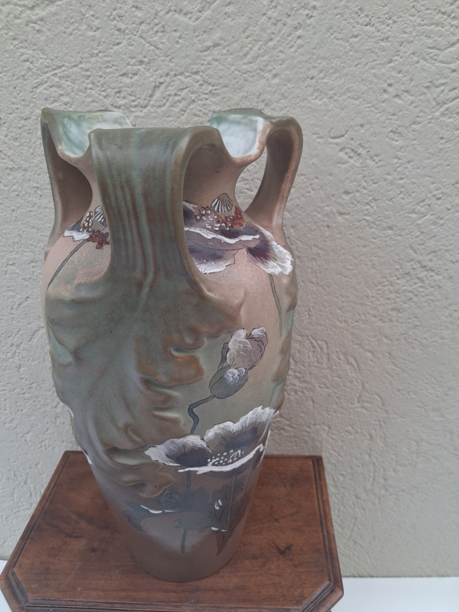 Vase en faïence émaillée à trois anses en forme de feuillage , décor fleurs, époque Art Nouveau-photo-3