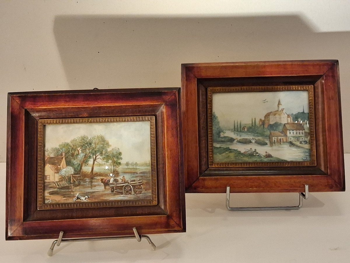 Paire de miniatures peintes sur ivoire , encadrement laiton et bois , époque XXème 