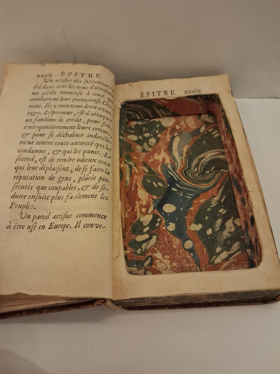 Livre " cachette " à partir d'un livre du XVIII ème -photo-3