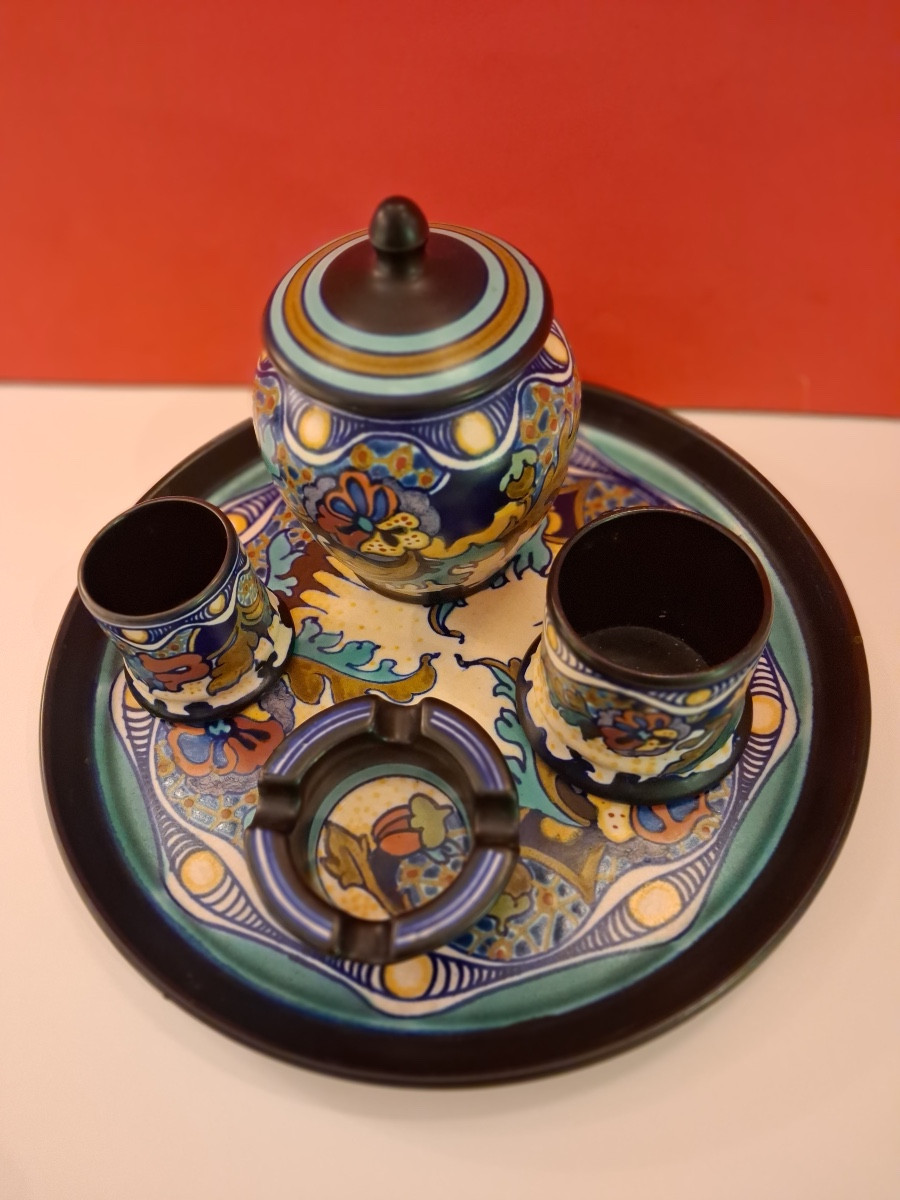 Gouda Holland Plazuid Corona Ceramic Smoking Set