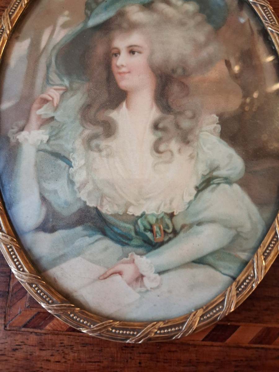 Miniature de forme ovale d'une femme lisant de style Louis XVI , encadrement en laiton ciselé -photo-4
