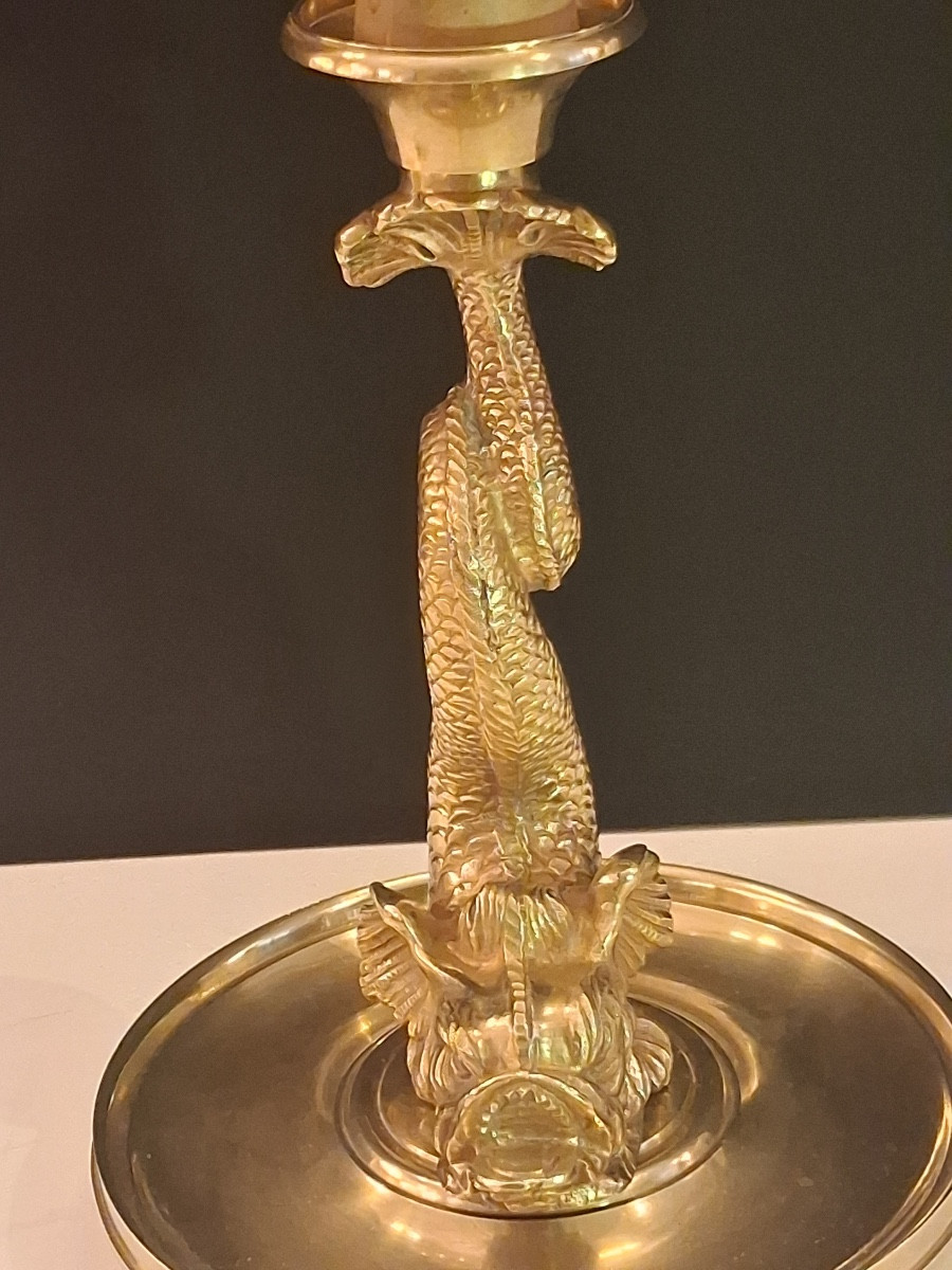 Lampe en bronze doré représentant un dauphin  des années 1950-photo-1