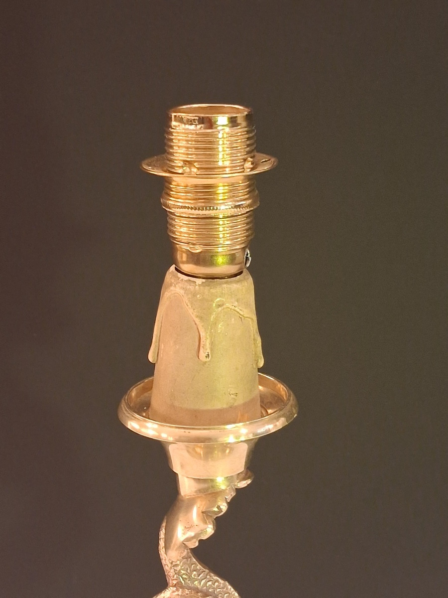 Lampe en bronze doré représentant un dauphin  des années 1950-photo-3