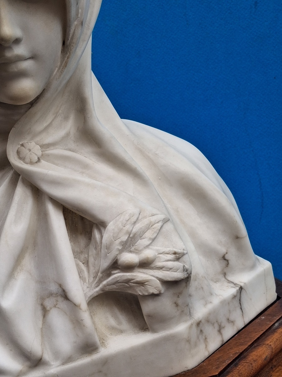 Marble Bust Of The Virgin Mary, Walnut Base, Signed By Guglielmo Pugi ( 1850- 1915 )-photo-2