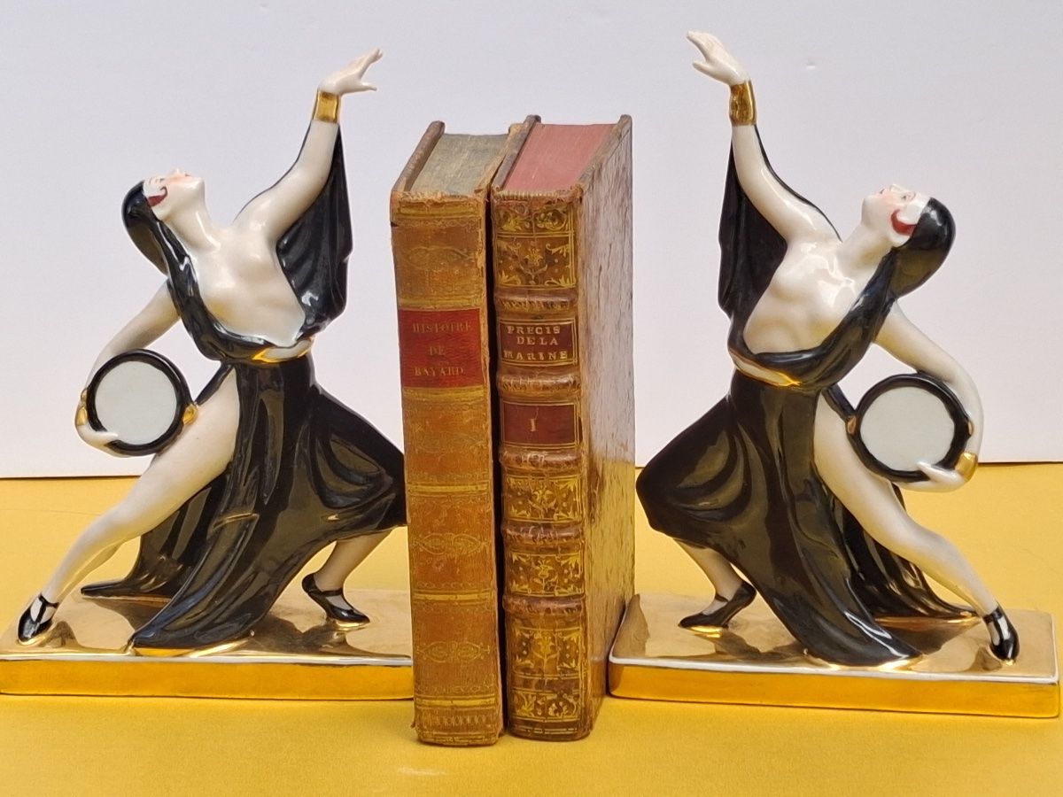 Paire de serre livres " Les gitanes " de ROBJ ( Jean Born)  en porcelaine , époque Art Déco -photo-2