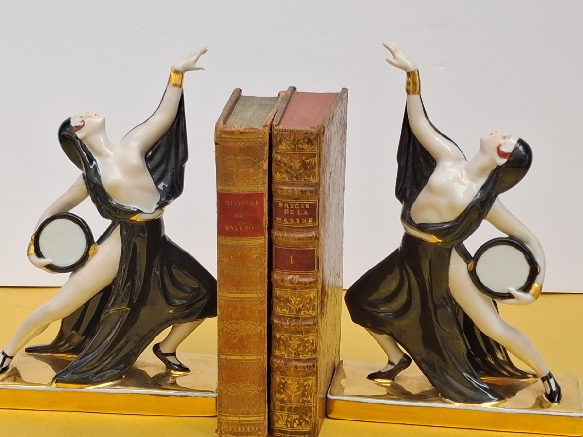 Paire de serre livres " Les gitanes " de ROBJ ( Jean Born)  en porcelaine , époque Art Déco -photo-8