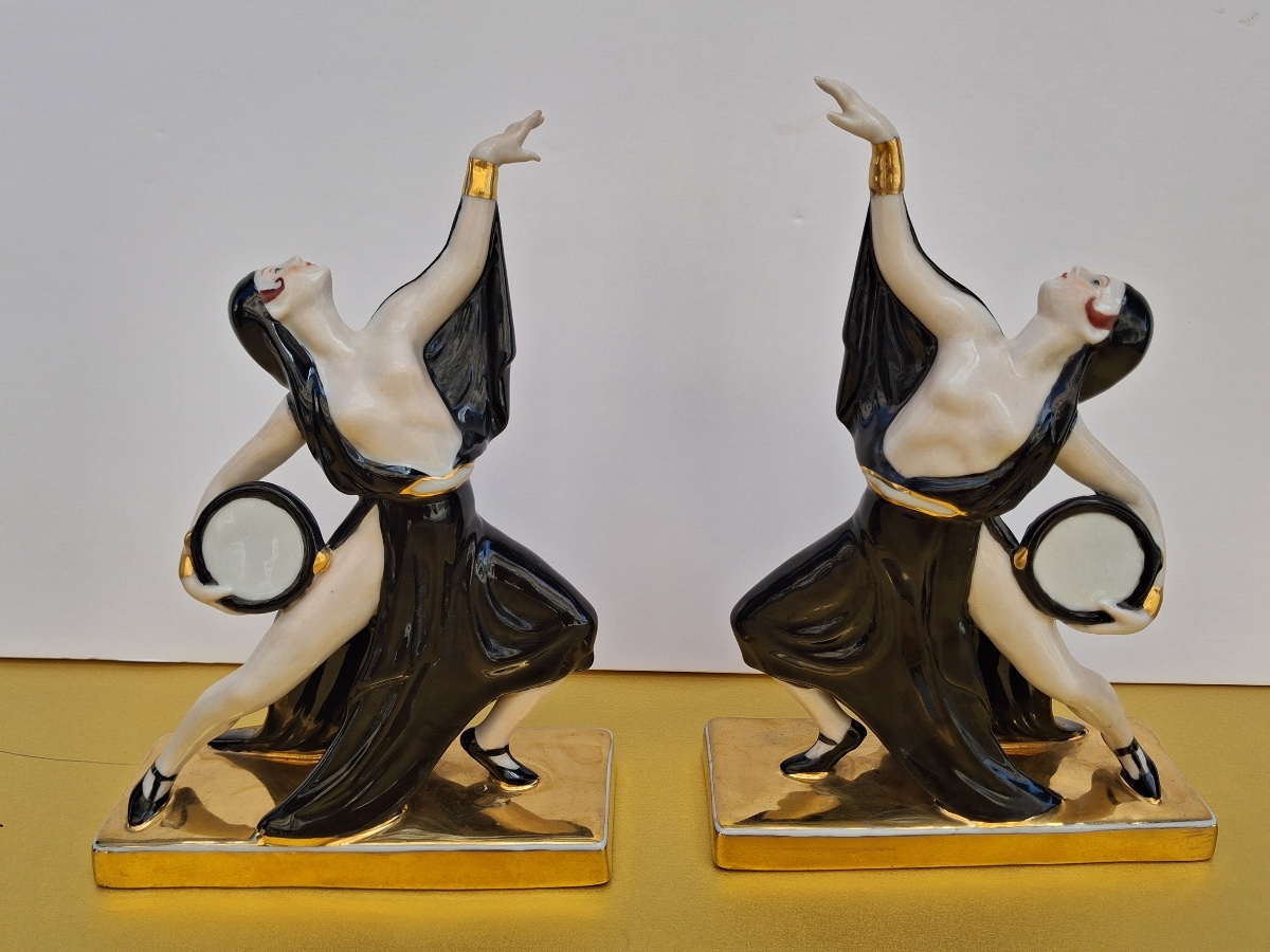 Paire de serre livres " Les gitanes " de ROBJ ( Jean Born)  en porcelaine , époque Art Déco 