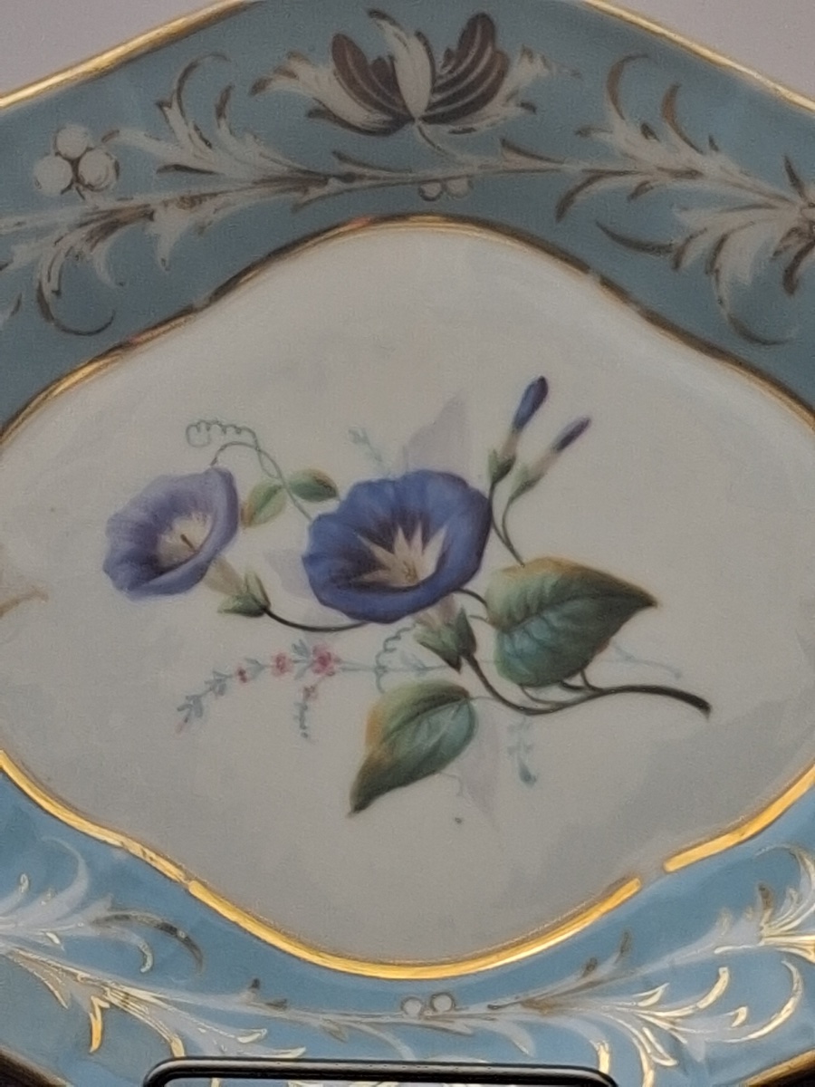 Porcelaine de Paris : deux plats et une assiette -photo-3