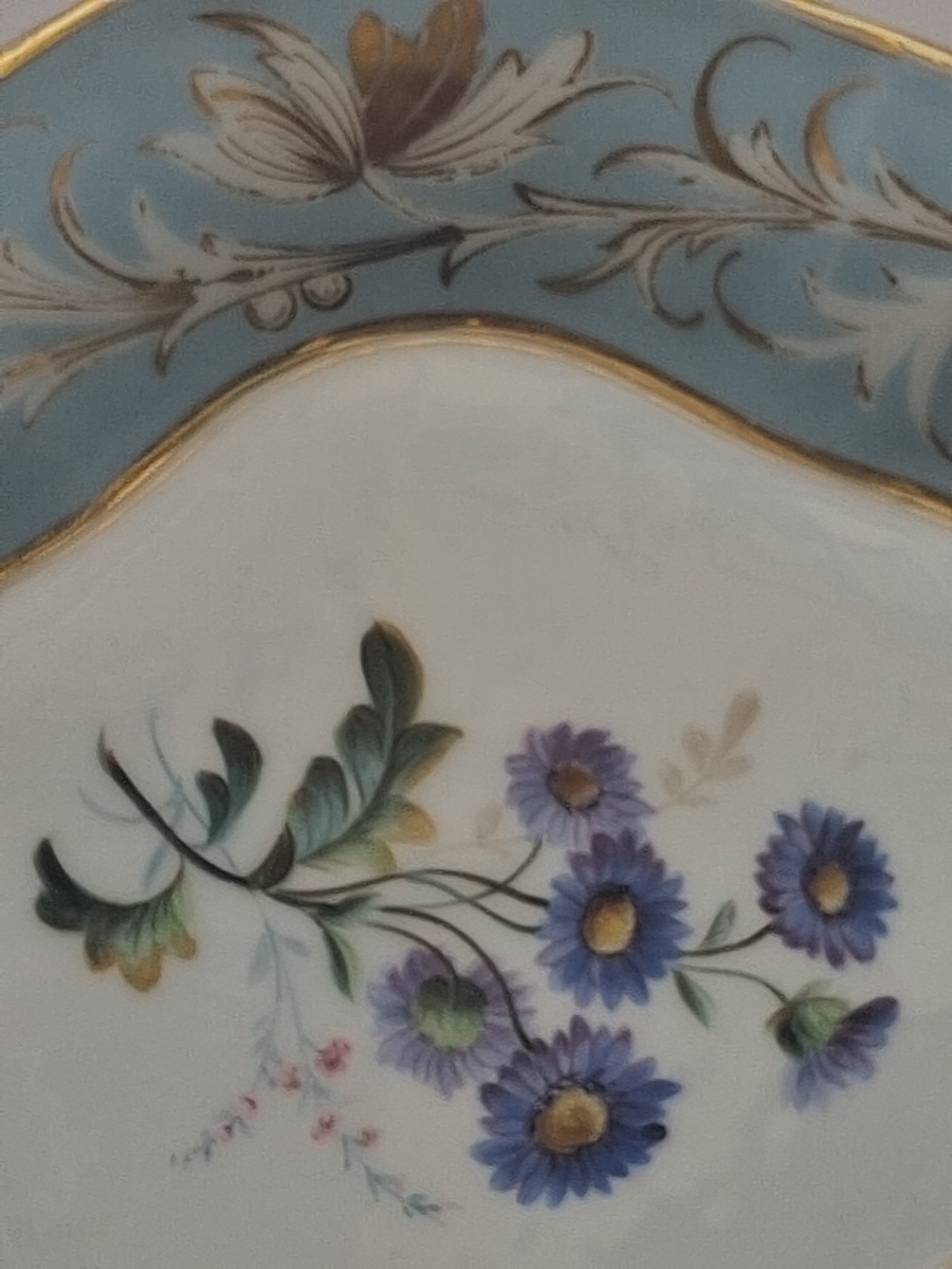 Porcelaine de Paris : deux plats et une assiette -photo-4
