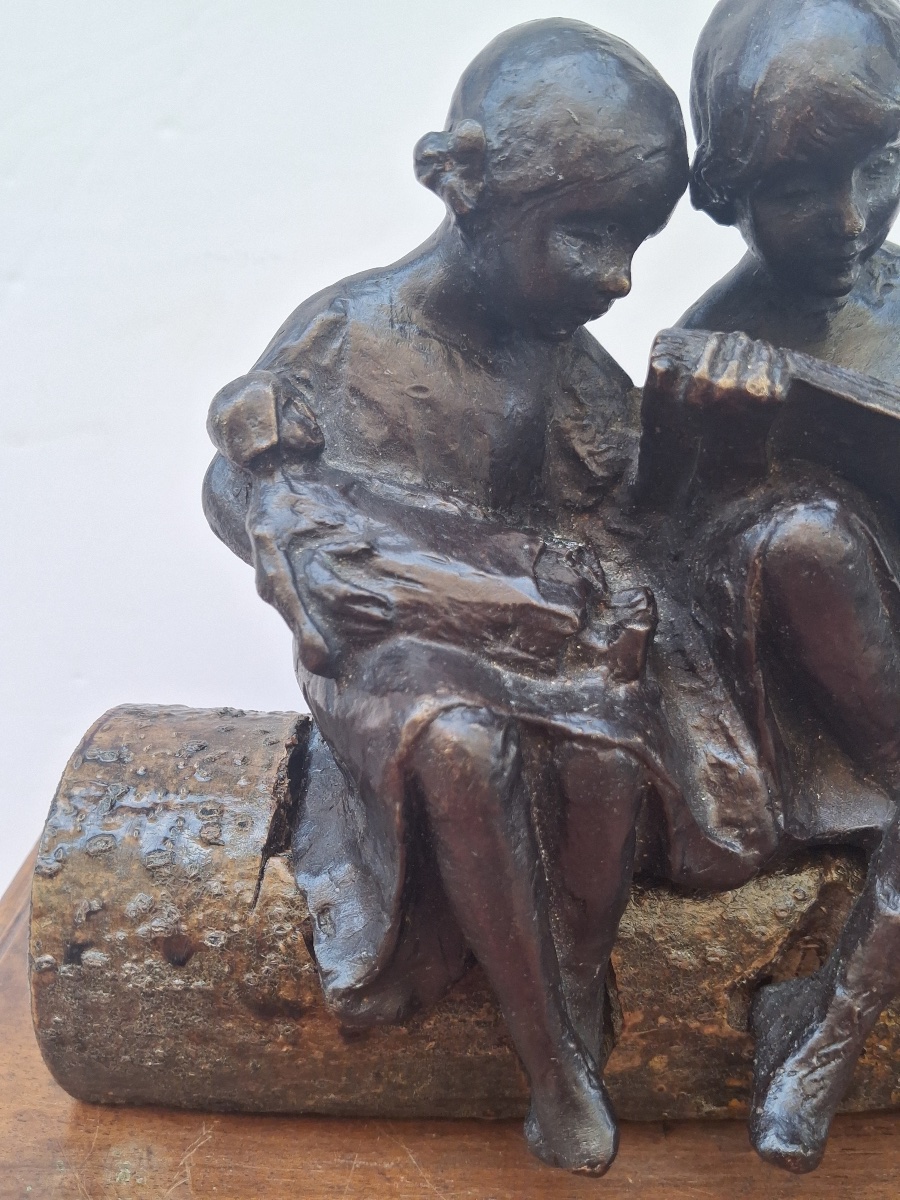 Bronze attribué à Becky Eiker  ( 1942) USA , deux petites filles assises lisant  XXème-photo-1