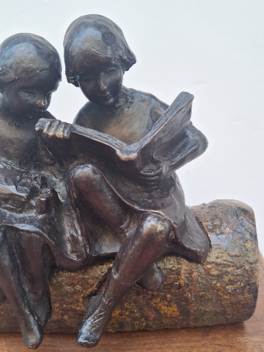 Bronze attribué à Becky Eiker  ( 1942) USA , deux petites filles assises lisant  XXème-photo-2