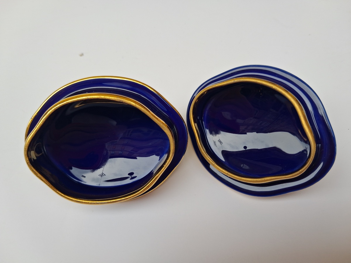 Service à café en porcelaine de Limoges  " Legle"  bleu de four et or -photo-4