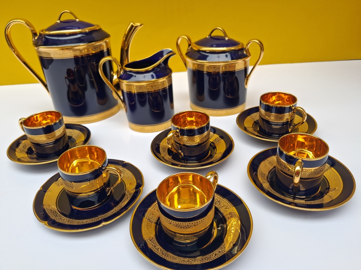 Service à café en porcelaine de Limoges  " Legle"  bleu de four et or 