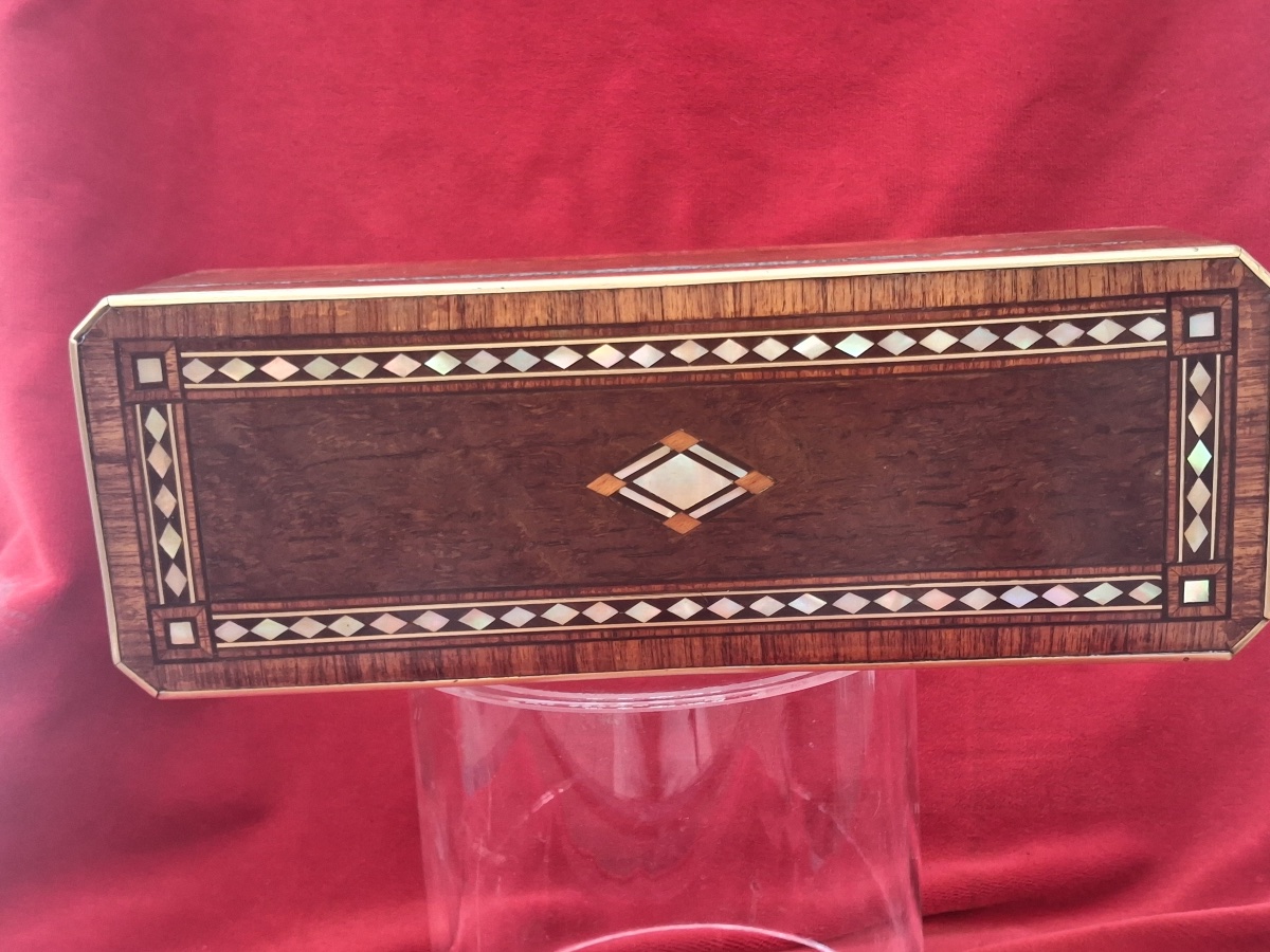 Boite, coffret  à bijoux avec incrustation de nacre et de laiton époque Napoléon III-photo-8