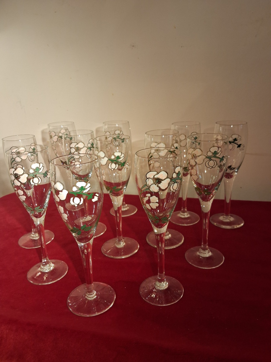 Set Of Twelve Perrier Jouët Champagne Flutes, "belle Epoque" Model-photo-1
