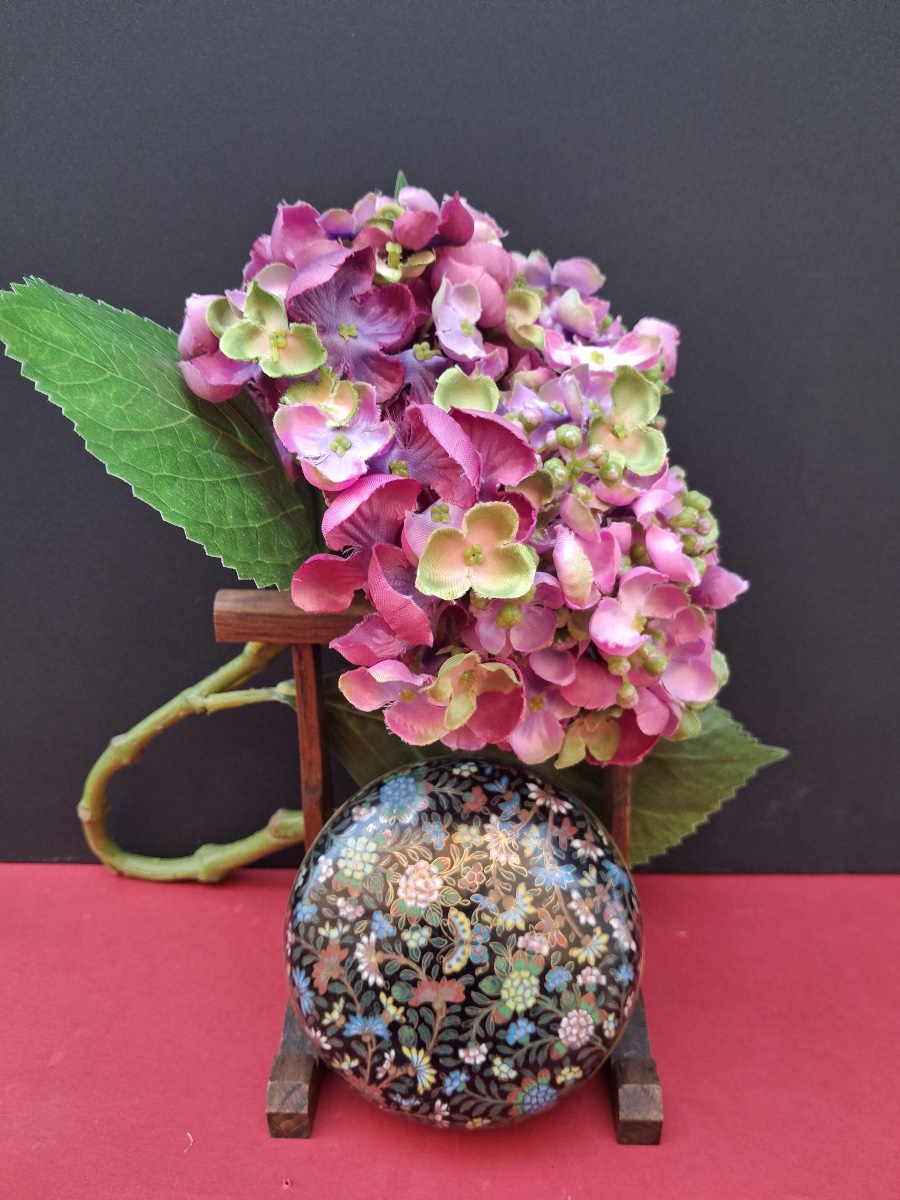Cloisonné Enamel Box With Floral Decoration, Guangxu Period (1875–1908)-photo-1